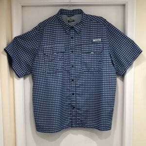 Men’s Habit River Shirt. Blue and white checked, casual short sleeve .